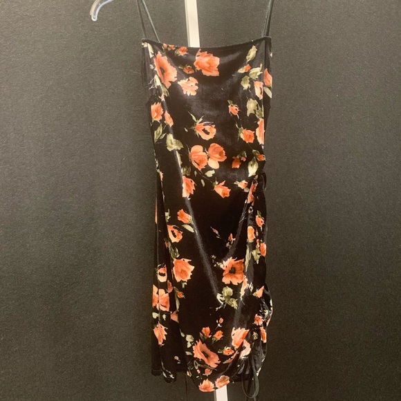 FAVE IN FLORAL MINI DRESS - Picture 4 of 10